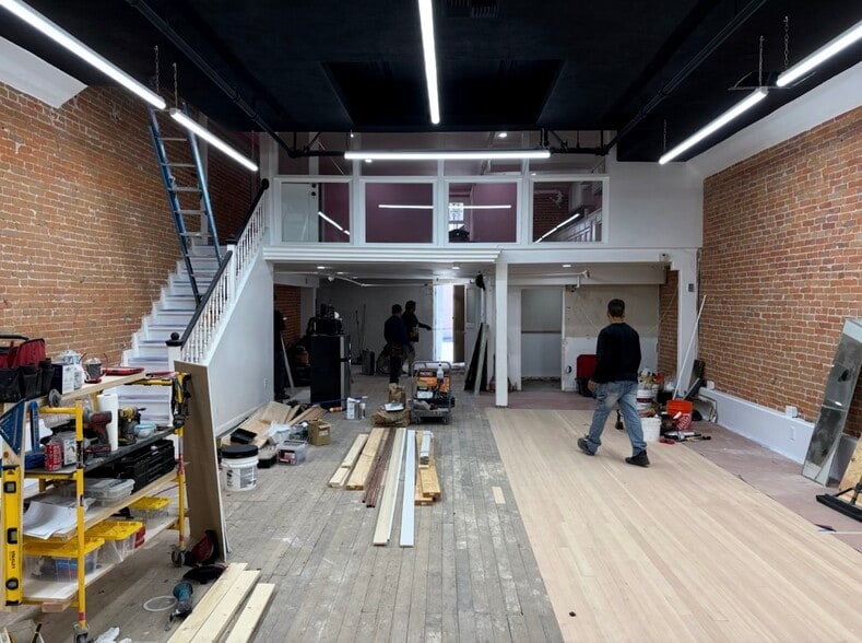 108 W 4th St, Santa Ana, CA for lease - Building Photo - Image 3 of 8