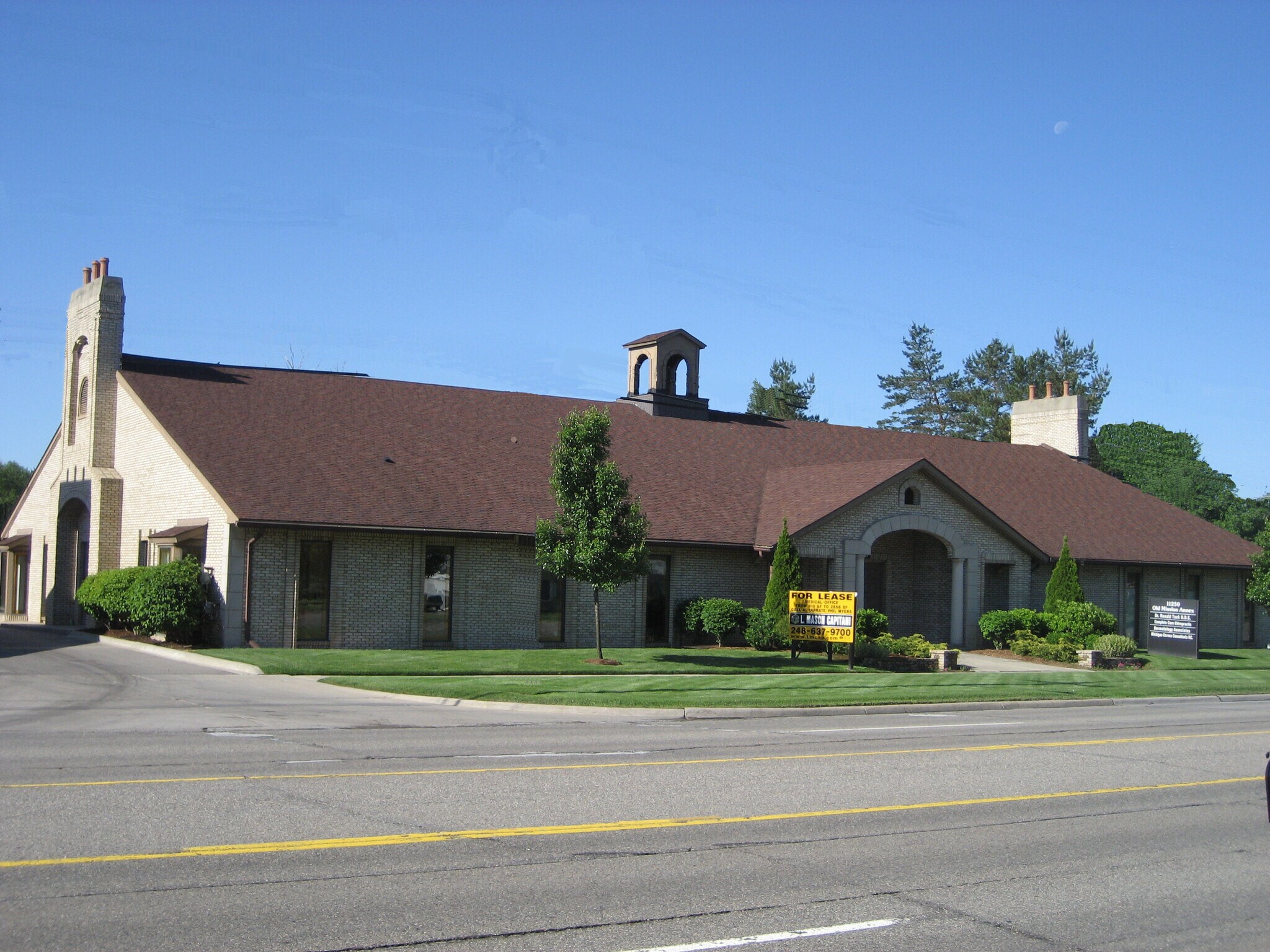 11250-11300 E 13 Mile Rd, Warren, MI à louer Photo du bâtiment- Image 1 de 2