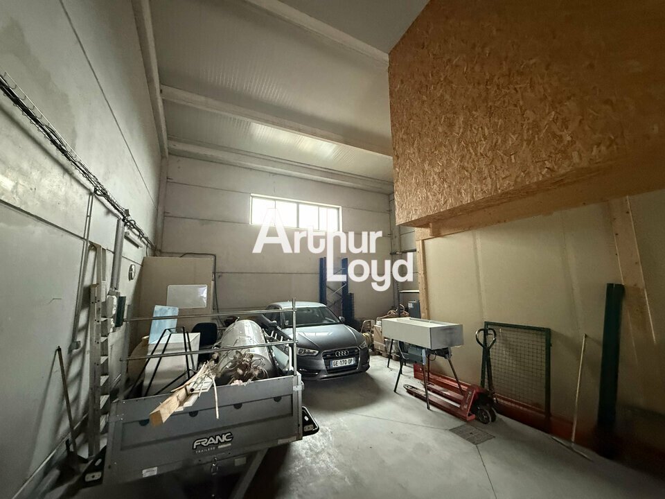Industrial in Le Muy for lease Interior Photo- Image 1 of 2