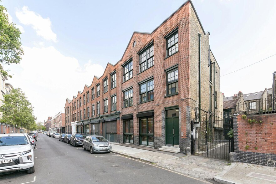 1-7A Durham Yard, Londres à louer - Photo du bâtiment - Image 3 de 7