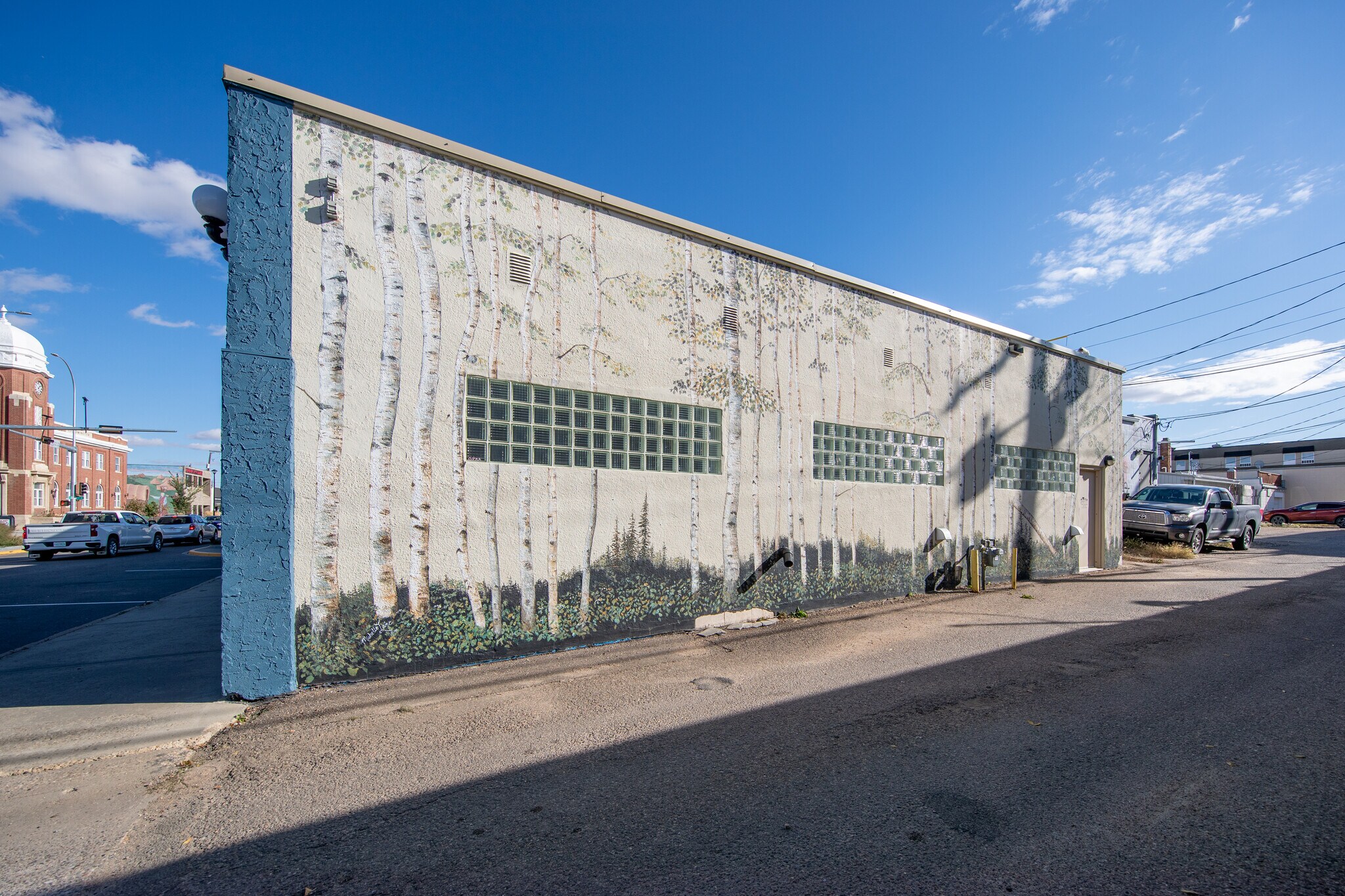 5007 50 St, Lloydminster, AB for sale Primary Photo- Image 1 of 24