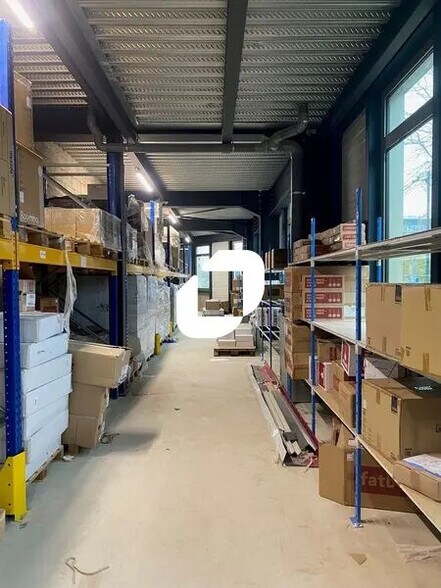 Flex in Gennevilliers for lease - Interior Photo - Image 3 of 19