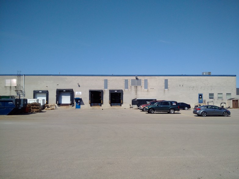 554 Parkside Dr, Waterloo, ON for lease - Building Photo - Image 3 of 5