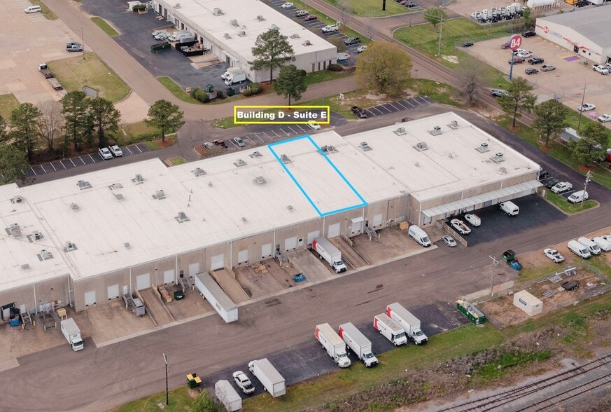 197 Interstate Dr, Richland, MS for lease - Building Photo - Image 3 of 17