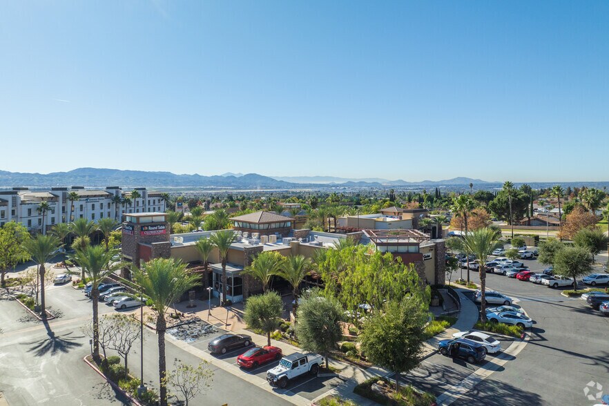 27961 Highland Ave, Highland, CA à louer - Photo du bâtiment - Image 2 de 4