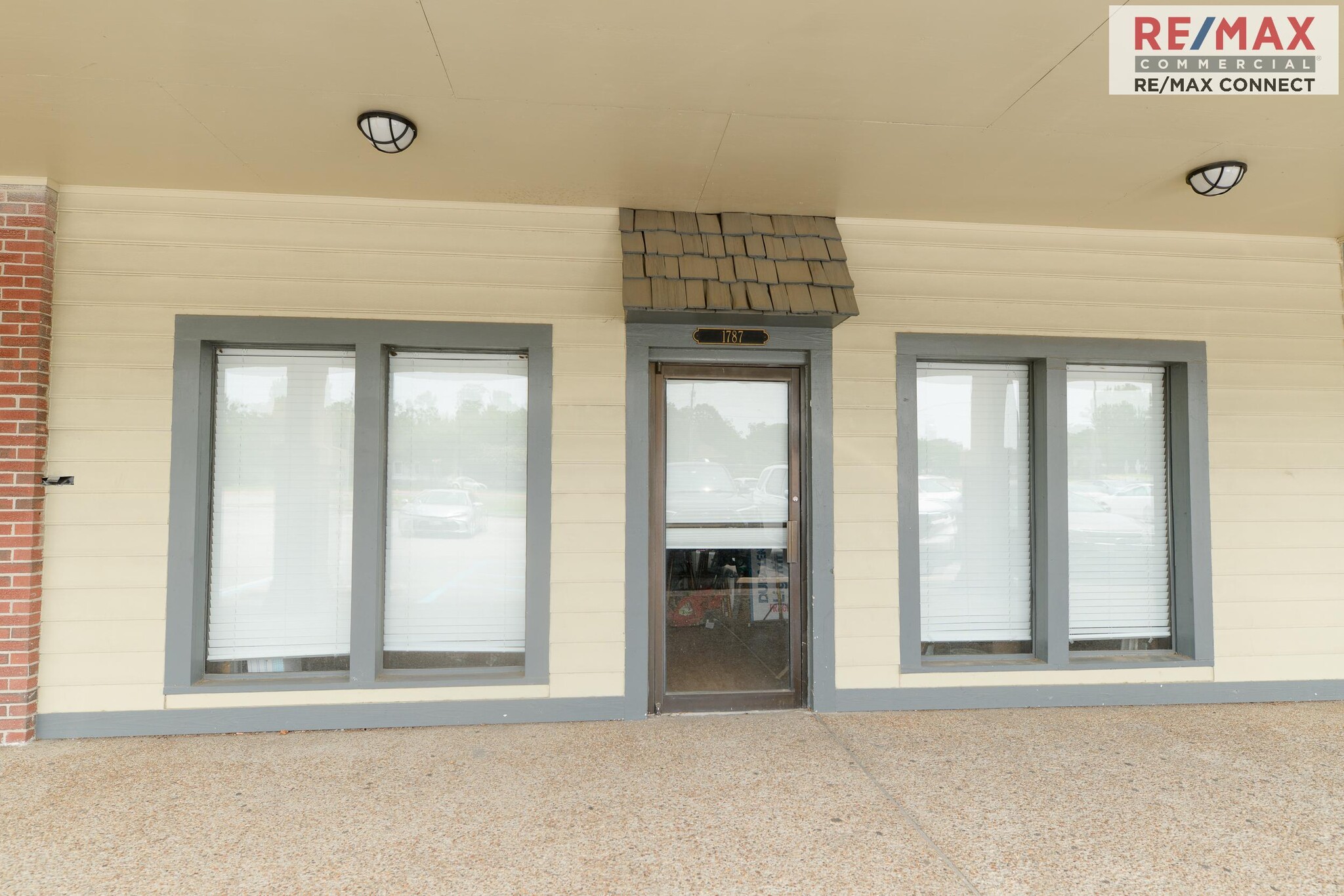 1747-1811 George Washington Memoria Hwy, Gloucester Point, VA for lease Interior Photo- Image 1 of 1