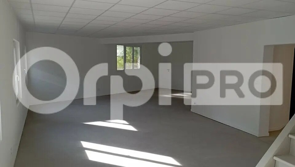 Flex in Tinqueux for lease - Building Photo - Image 2 of 8