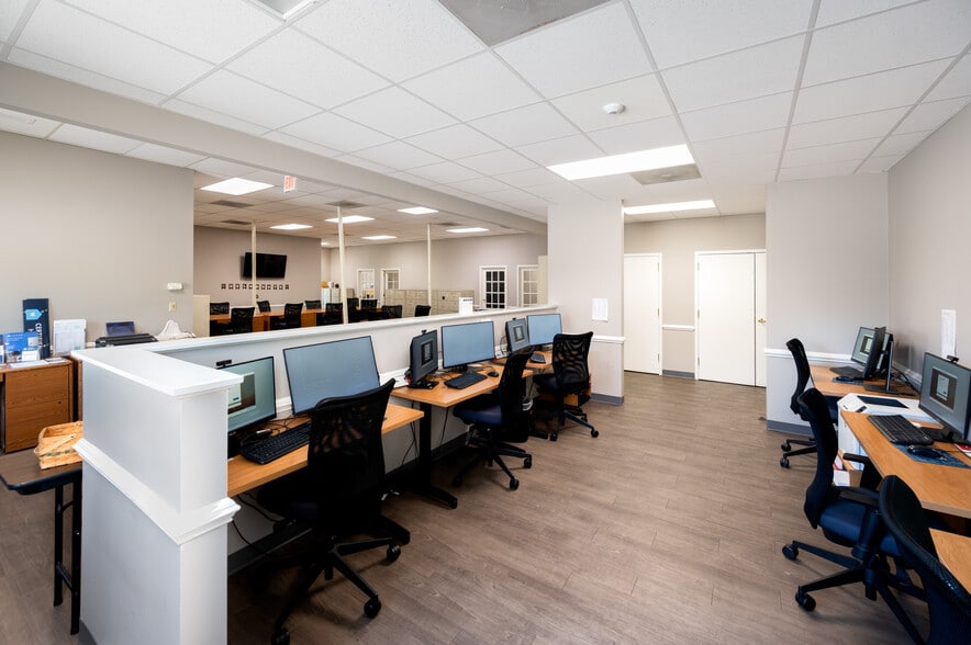 9094 Baltimore Ave, College Park, MD for lease - Building Photo - Image 2 of 12