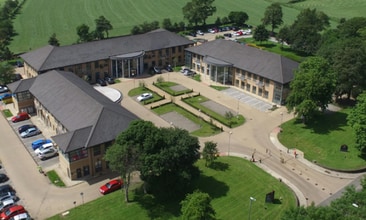 Bradford Rd, Cleckheaton à louer Aérien- Image 2 de 3