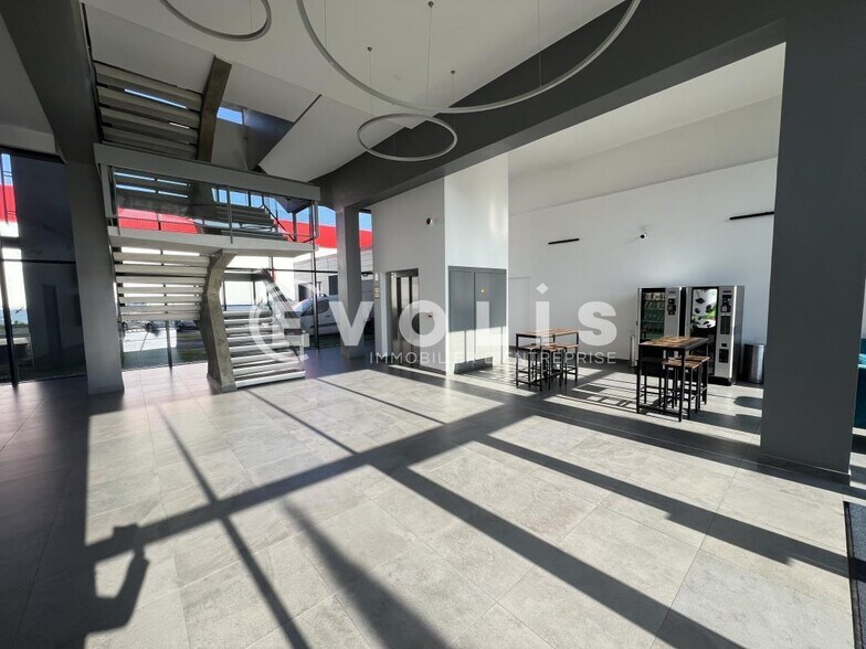 Office in Rosny Sous Bois for lease - Interior Photo - Image 3 of 13