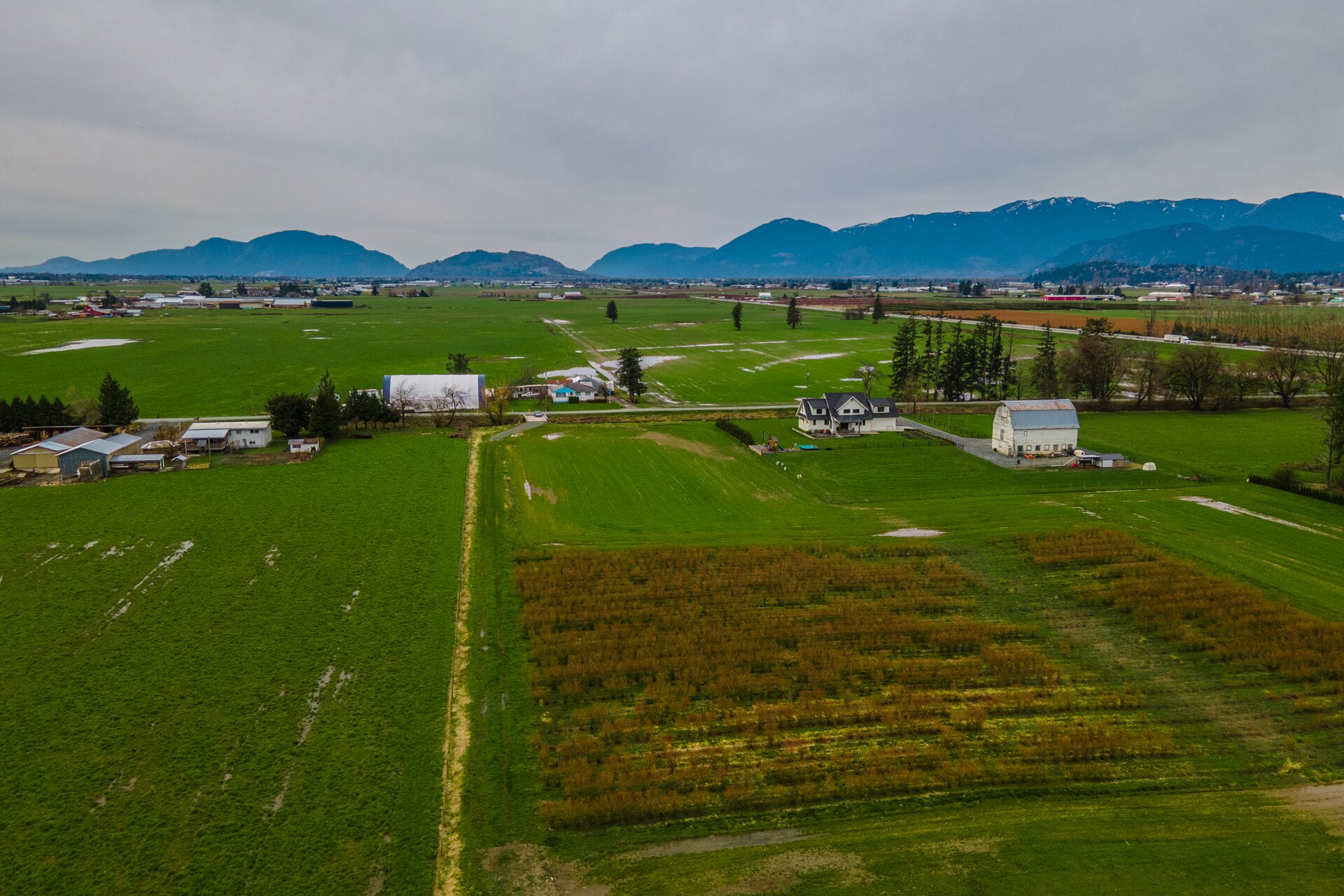 8230 Upper Prairie Rd, Chilliwack, BC for sale Primary Photo- Image 1 of 1