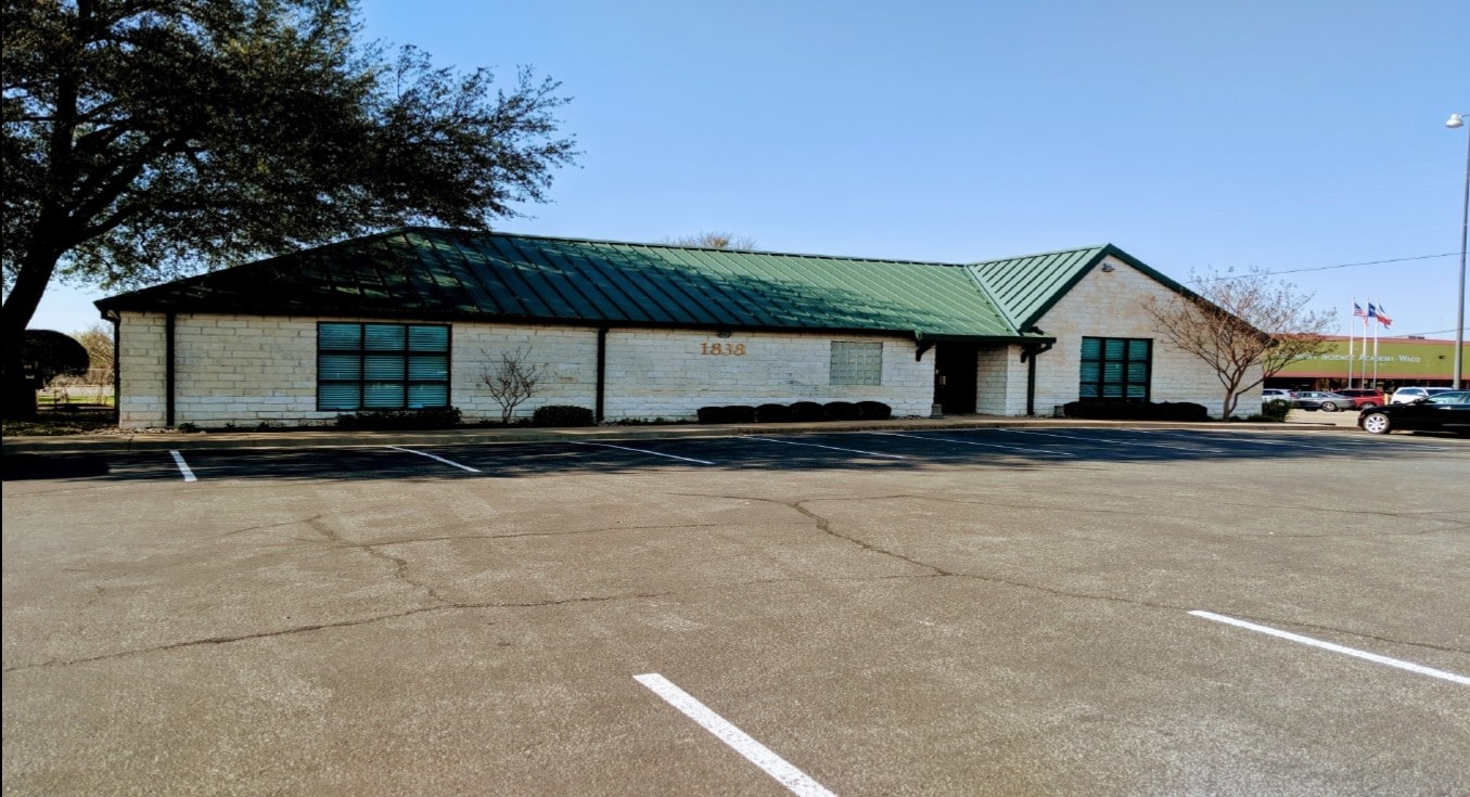1838 N Valley Mills Dr, Waco, TX à louer Photo du bâtiment- Image 1 de 2
