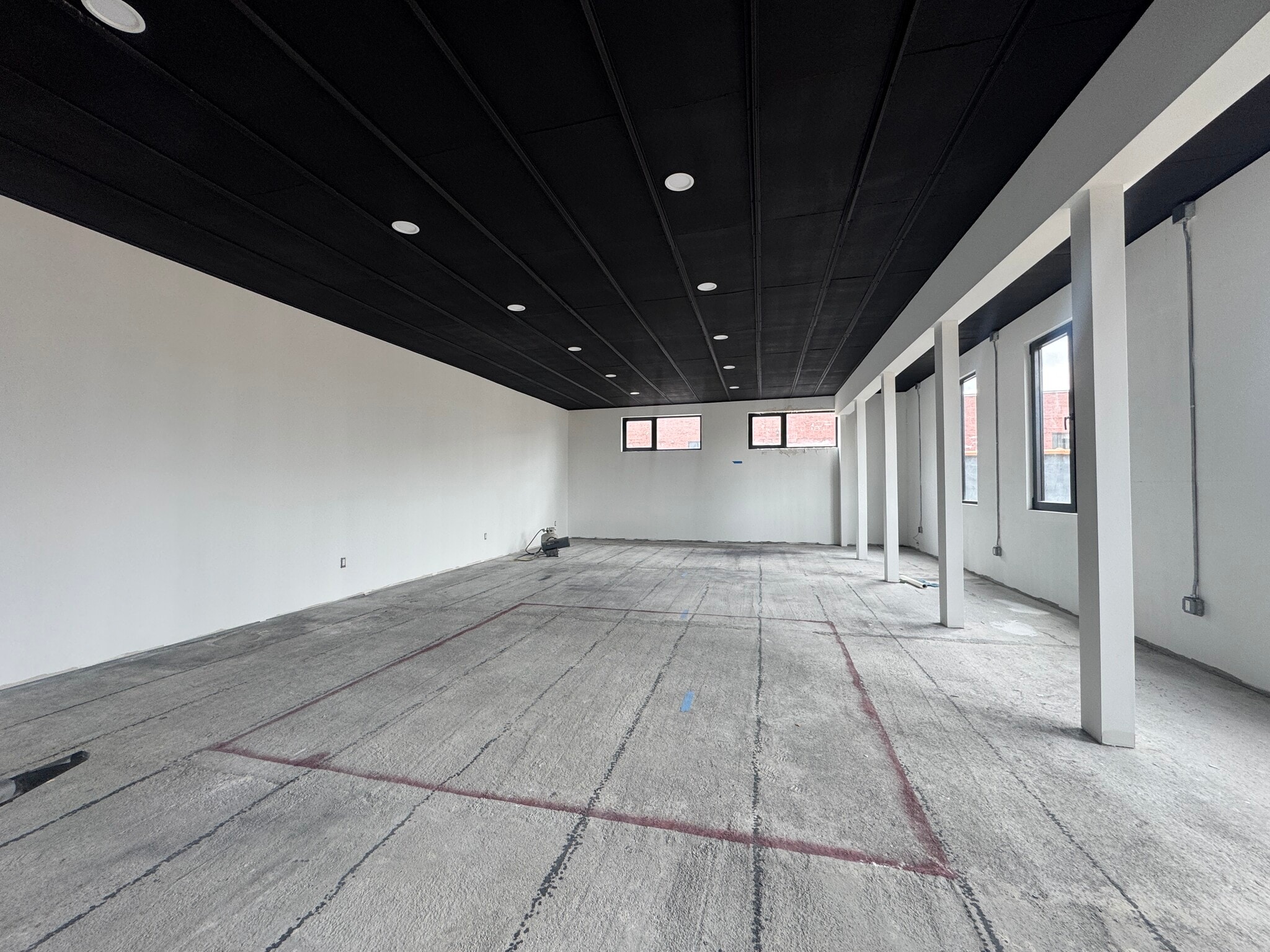342 Scholes St, Brooklyn, NY for lease Interior Photo- Image 1 of 5