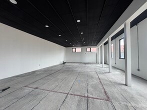 342 Scholes St, Brooklyn, NY for lease Interior Photo- Image 1 of 5