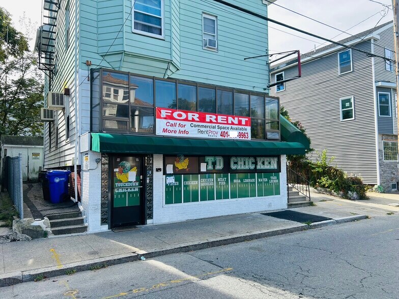 936 Chalkstone Ave, Providence, RI à louer - Photo du bâtiment - Image 2 de 11