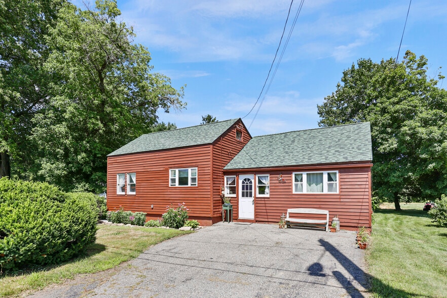 2010-2012 Clayton Mill Rd, Mill River, MA for sale - Building Photo - Image 3 of 37