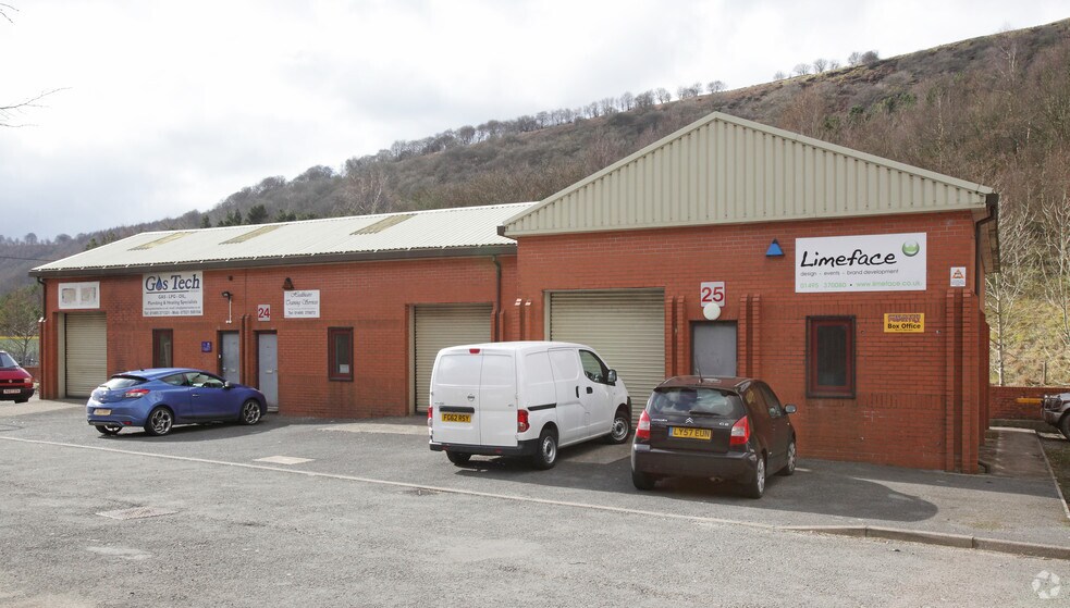 Marine St, Cwm à louer - Photo du bâtiment - Image 2 de 4