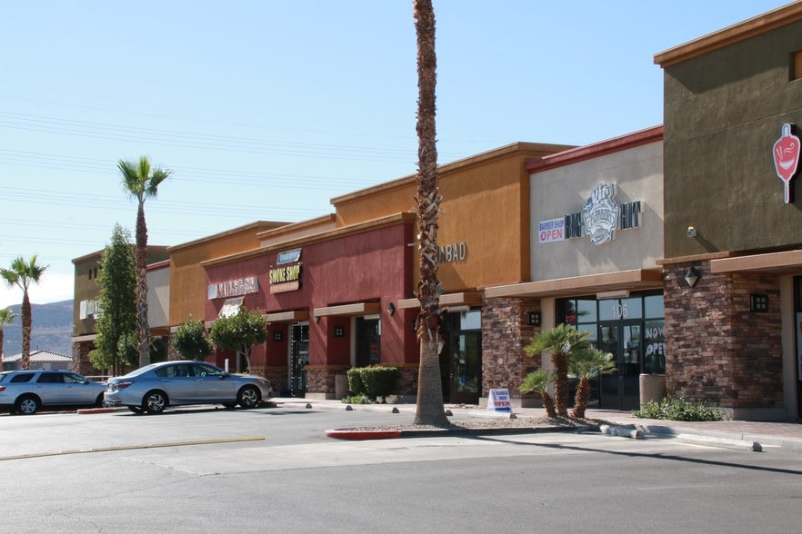 5651 Grand Canyon Dr, Las Vegas, NV à vendre - Photo du bâtiment - Image 3 de 13