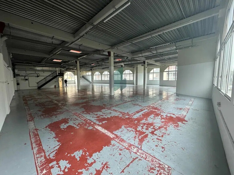 Flex in Aubervilliers for lease - Building Photo - Image 1 of 7