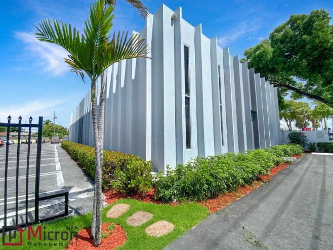 2351 N Dixie Hwy, Pompano Beach, FL à louer Photo du bâtiment- Image 1 de 12