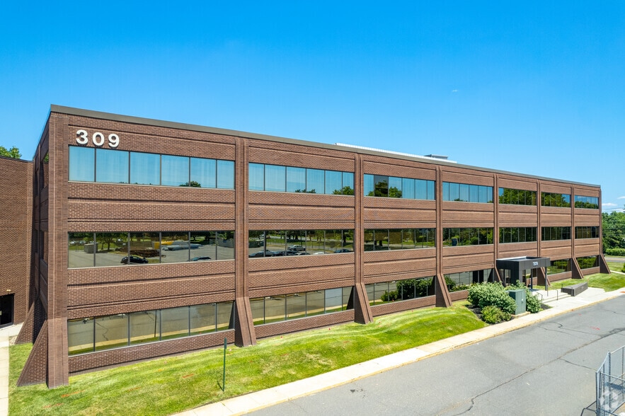 309 Fellowship Rd, Mount Laurel, NJ for lease - Building Photo - Image 3 of 8