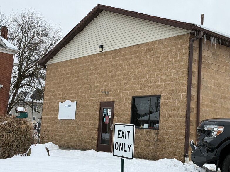 71 E 2nd St, Logan, OH à vendre - Photo du bâtiment - Image 3 de 11