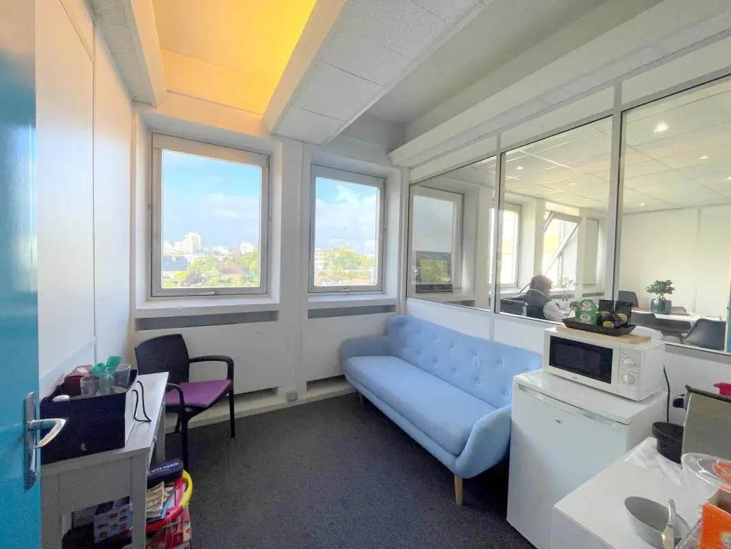Office in Marly-le-Roi for lease Interior Photo- Image 1 of 7