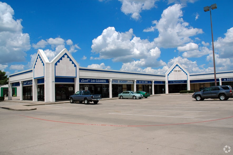 7455 S Hulen St, Fort Worth, TX for lease - Building Photo - Image 3 of 6