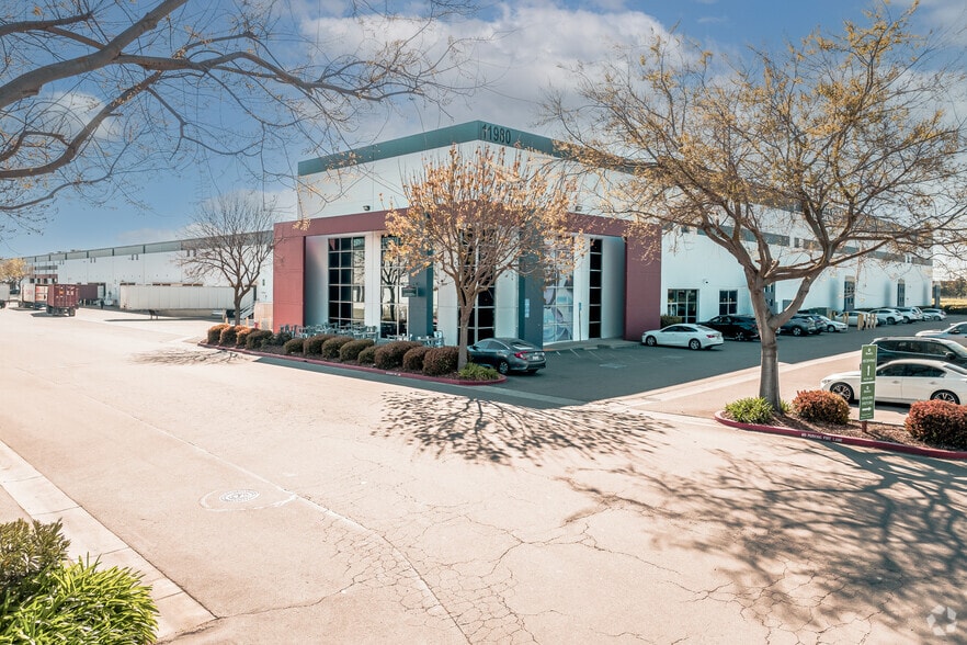 11980 S Harlan Rd, Lathrop, CA for lease - Primary Photo - Image 1 of 14