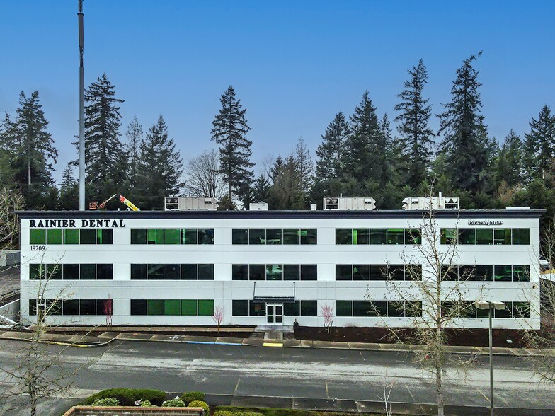 18209 State Highway 410 E, Bonney Lake, WA à louer - Photo du bâtiment - Image 1 de 7