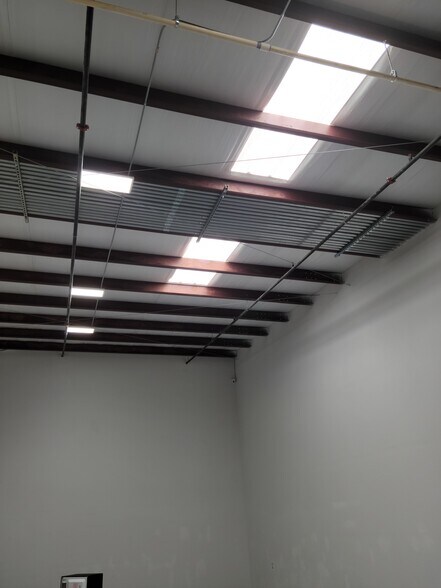 3623 E Evans Rd, San Antonio, TX à louer - Photo intérieure - Image 3 de 15