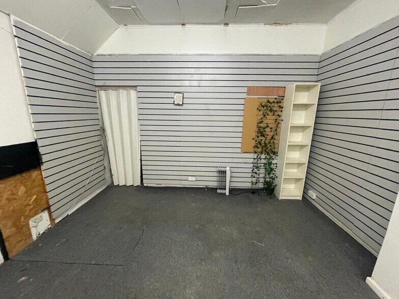 444 Thornton Rd, Bradford à louer - Photo du bâtiment - Image 2 de 11