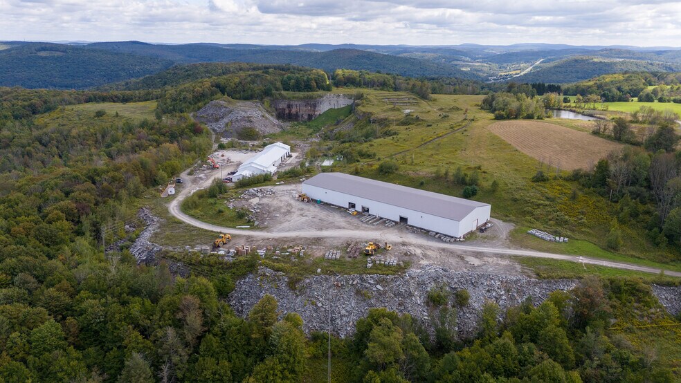 441 Peck Hill Rd, New Milford, PA à vendre - Photo du bâtiment - Image 2 de 37
