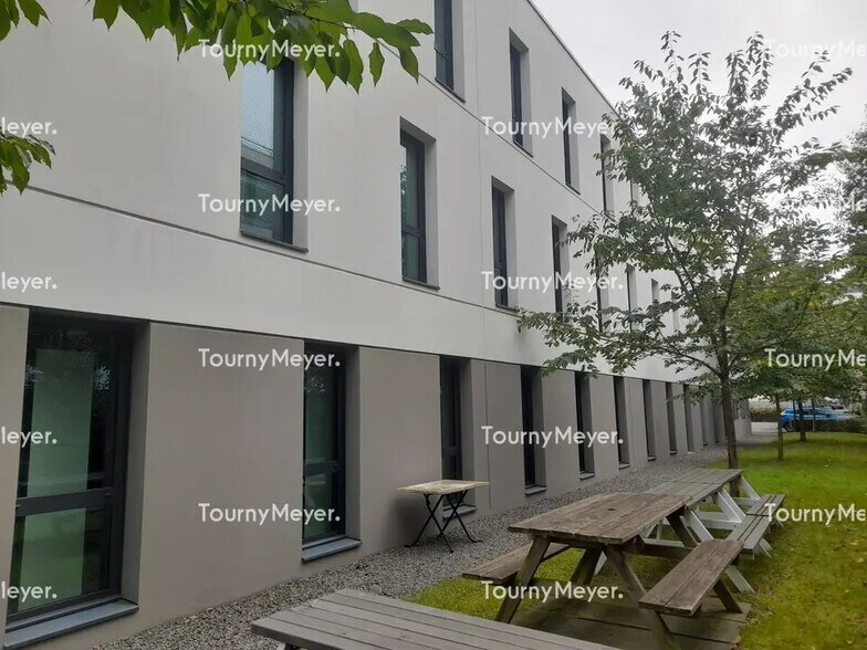 Office in Rennes for lease - Building Photo - Image 2 of 10