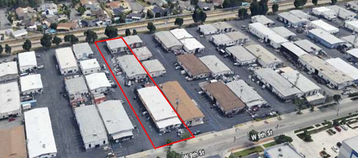 972, 968 & 964 W 9th St portfolio of 3 properties for sale on LoopNet.ca Primary Photo- Image 1 of 5