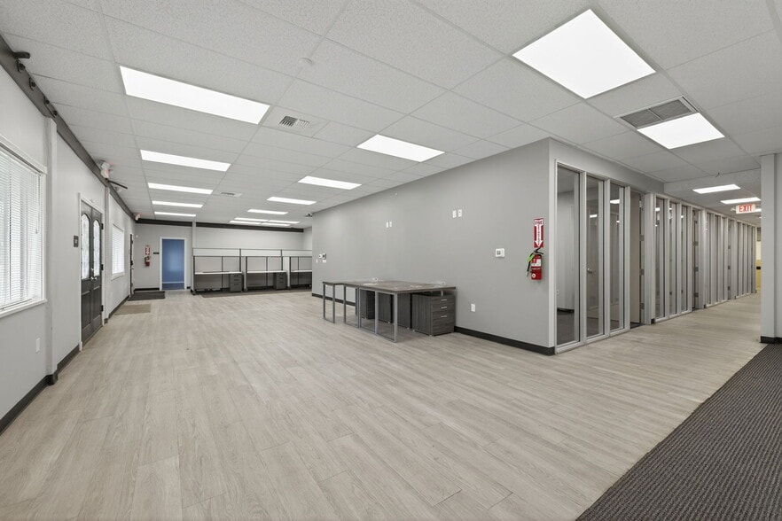 1113 Castro Way, Sacramento, CA à vendre - Photo du bâtiment - Image 3 de 33