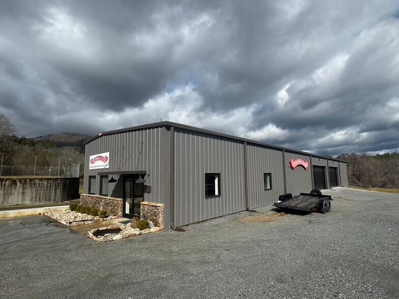 7923 HWY 441, Dillard, GA à vendre - Photo du bâtiment - Image 1 de 7
