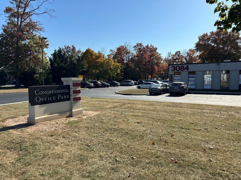3088 State Route 27, Kendall Park, NJ à louer - Photo du bâtiment - Image 3 de 8