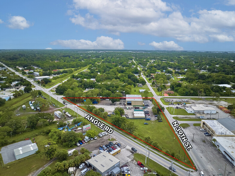 705 N 39th St, Fort Pierce, FL à vendre - Photo du bâtiment - Image 2 de 8