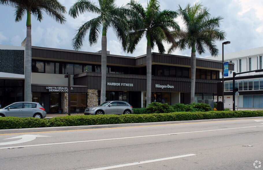 1080-1090 Kane Concourse, Bay Harbor Islands, FL à louer - Photo du bâtiment - Image 3 de 6