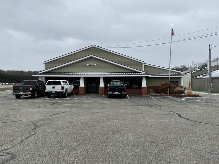 8630 Storey Rd, Belding, MI for sale - Building Photo - Image 1 of 40