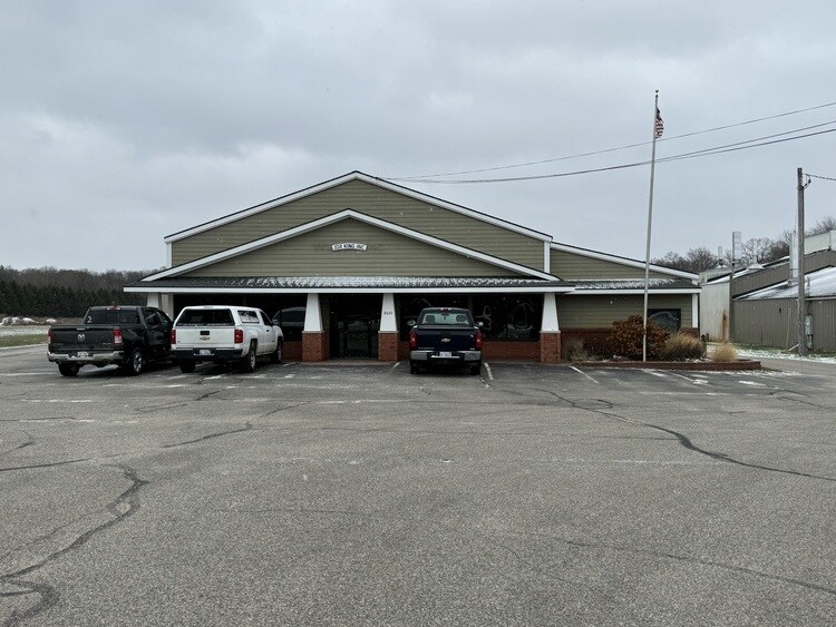 8630 Storey Rd, Belding, MI à vendre Photo du bâtiment- Image 1 de 41