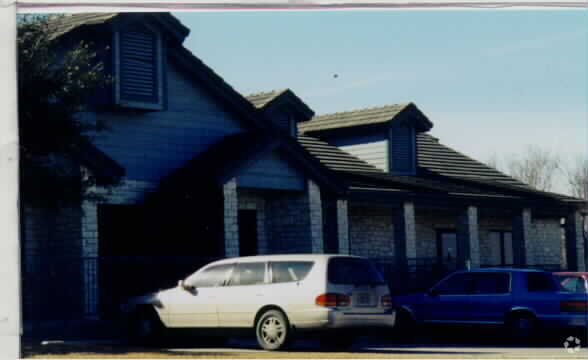 2302 Rawhide Dr, Round Rock, TX à vendre - Photo du bâtiment - Image 3 de 4