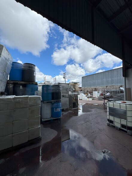 1833 E Hedges Ave, Fresno, CA à vendre - Photo du bâtiment - Image 2 de 7