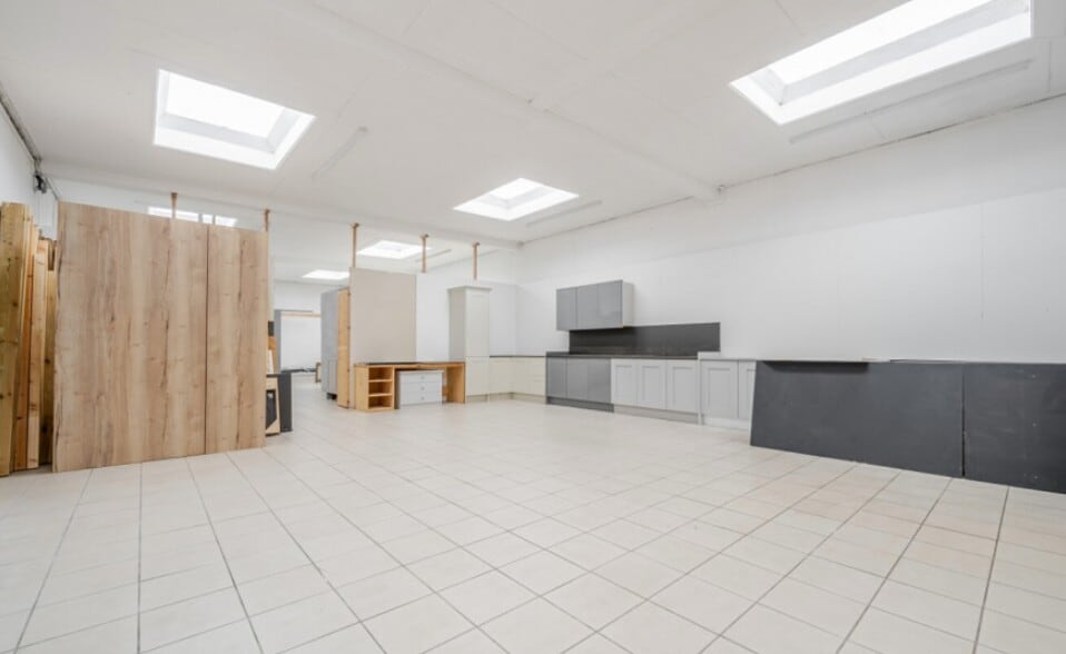 Barncoose Ter, Redruth for lease - Interior Photo - Image 3 of 4