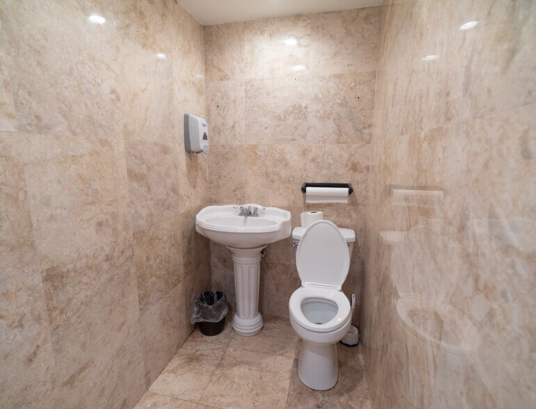 441 S Federal Hwy, Deerfield Beach, FL à vendre - Photo du bâtiment - Image 2 de 22