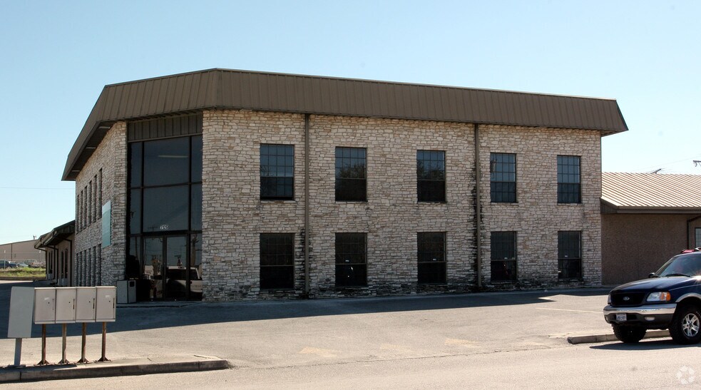 7126 Eckhert Rd, San Antonio, TX for lease - Building Photo - Image 3 of 25