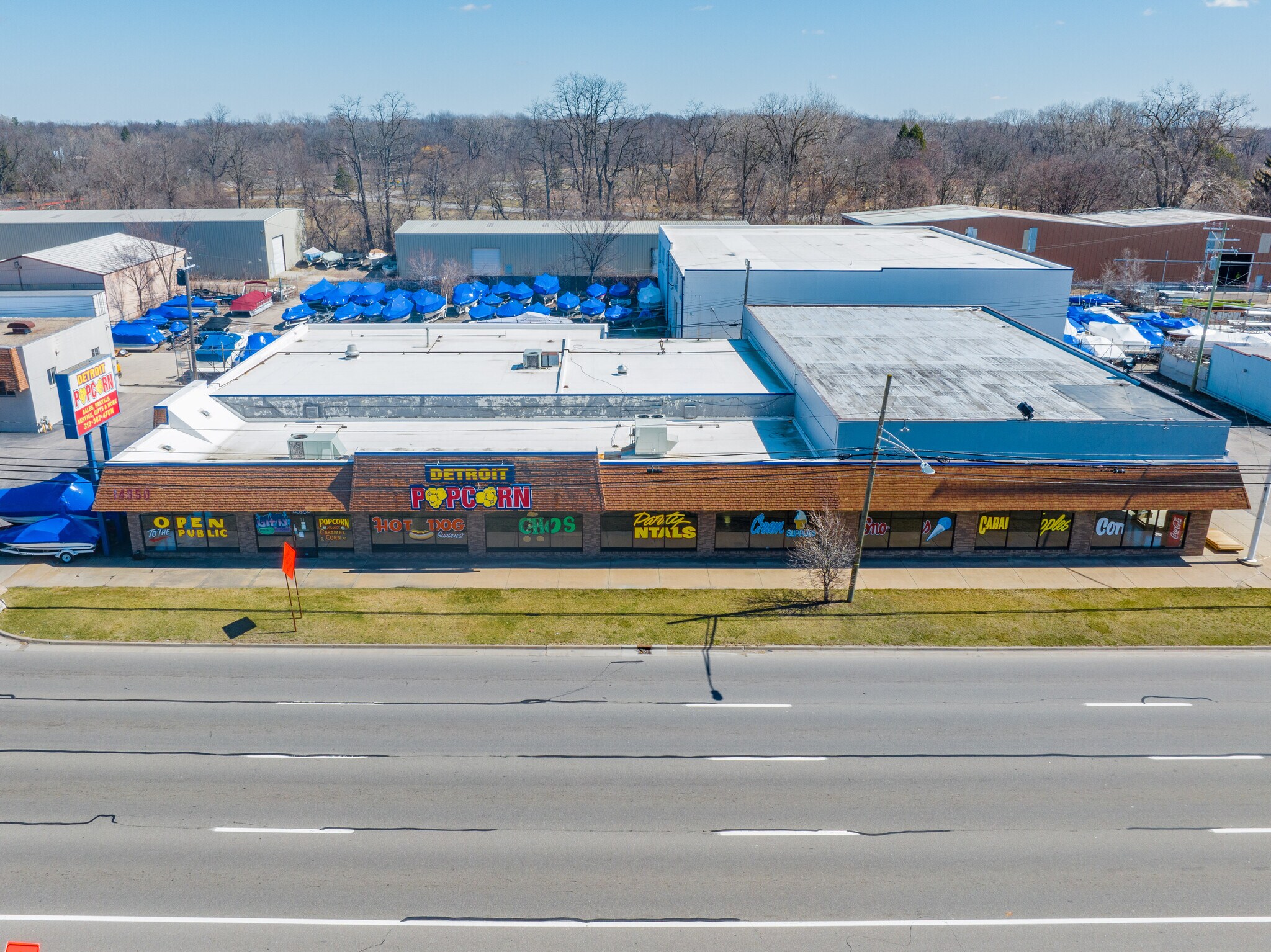 Portfolio For Sale portefeuille de 5 propriétés à vendre sur LoopNet.ca Photo du bâtiment- Image 1 de 9