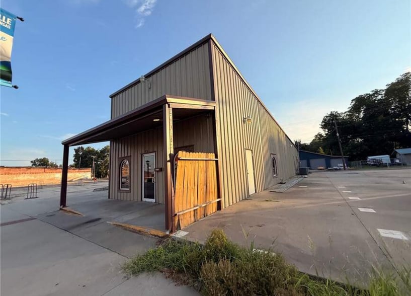 205 N Front St, Dardanelle, AR for sale - Building Photo - Image 2 of 21