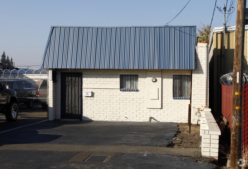 2411 Manning St, Sacramento, CA for sale - Building Photo - Image 2 of 2